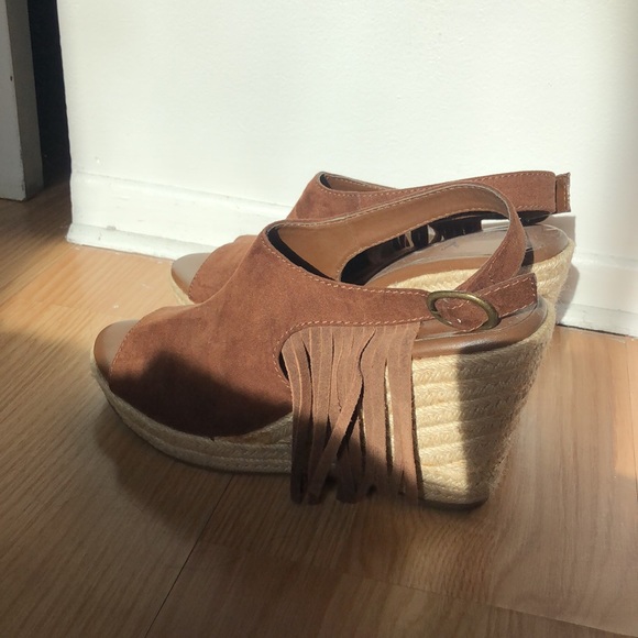 Heels! - Picture 2 of 2